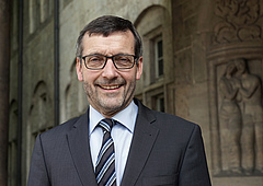 Prof. Walter Rosenthal ist Hochschulmanager des Jahres 2022. (Bild: Jan-Peter Kasper, Universität Jena)