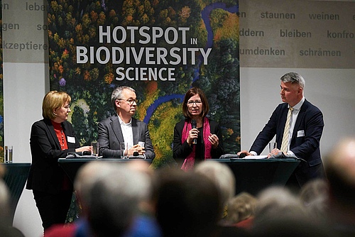 During the panel discussion with Dr Christiane Paulus, Head of the Nature Conservation Department of the BMUV (left), Olaf Bandt, Chairman of BUND (2nd from left), and Andreas Jahn, Federal Executive Director of the BMVW (right), Prof. Aletta Bonn (UFZ, iDiv) (2nd from right) recommended setting up a national biodiversity council.&nbsp; (Picture: Henning Schacht)