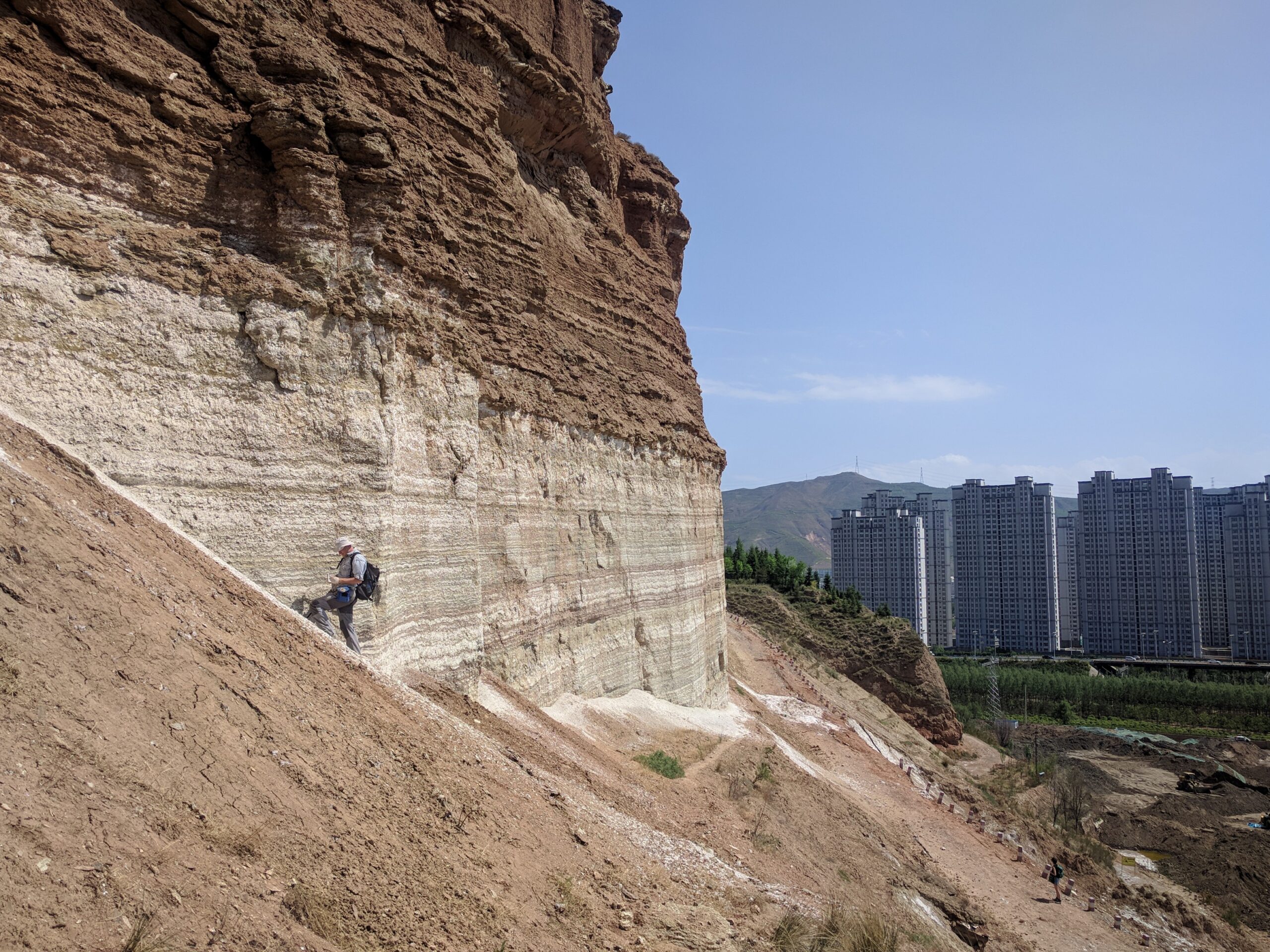 idiv-Using fossil finds and climate model simulations, the research team investigated the impact of climate change on mammalian diversity in Central Asia between approximately 66 and 23 million years ago. The Xining Basin – pictured here – is located in the study area in Central China.